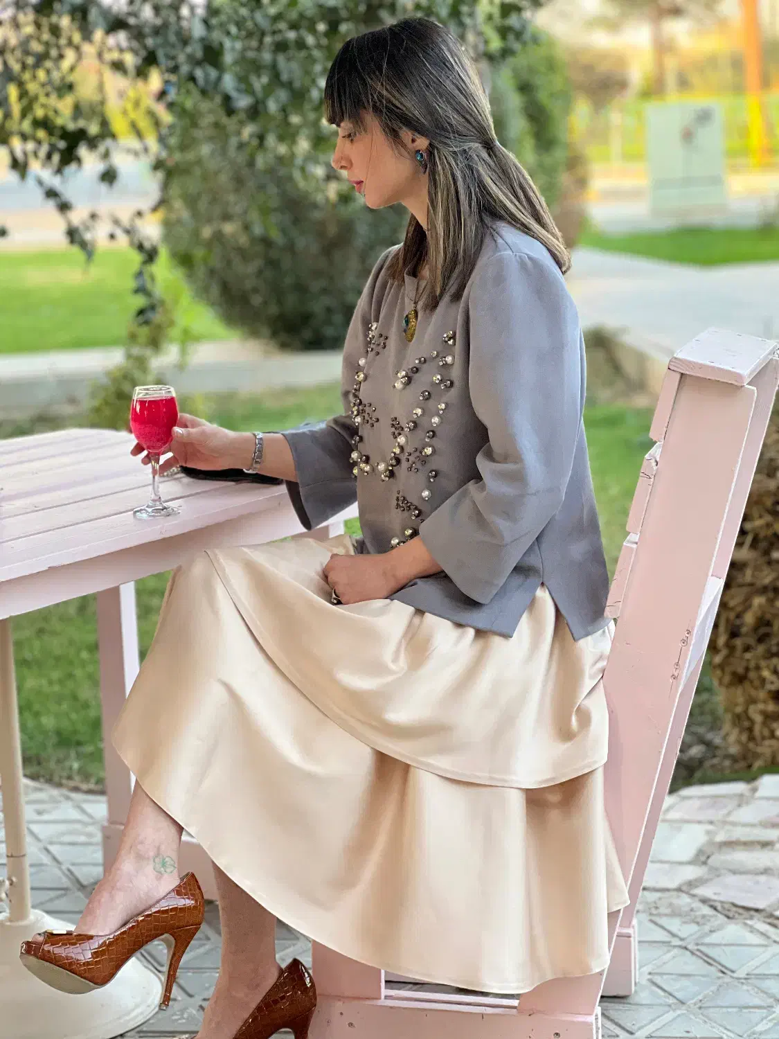 شومیز و دامن مجلسی|لباس|شاهین‌شهر, شهرک منازل چوبی|دیوار