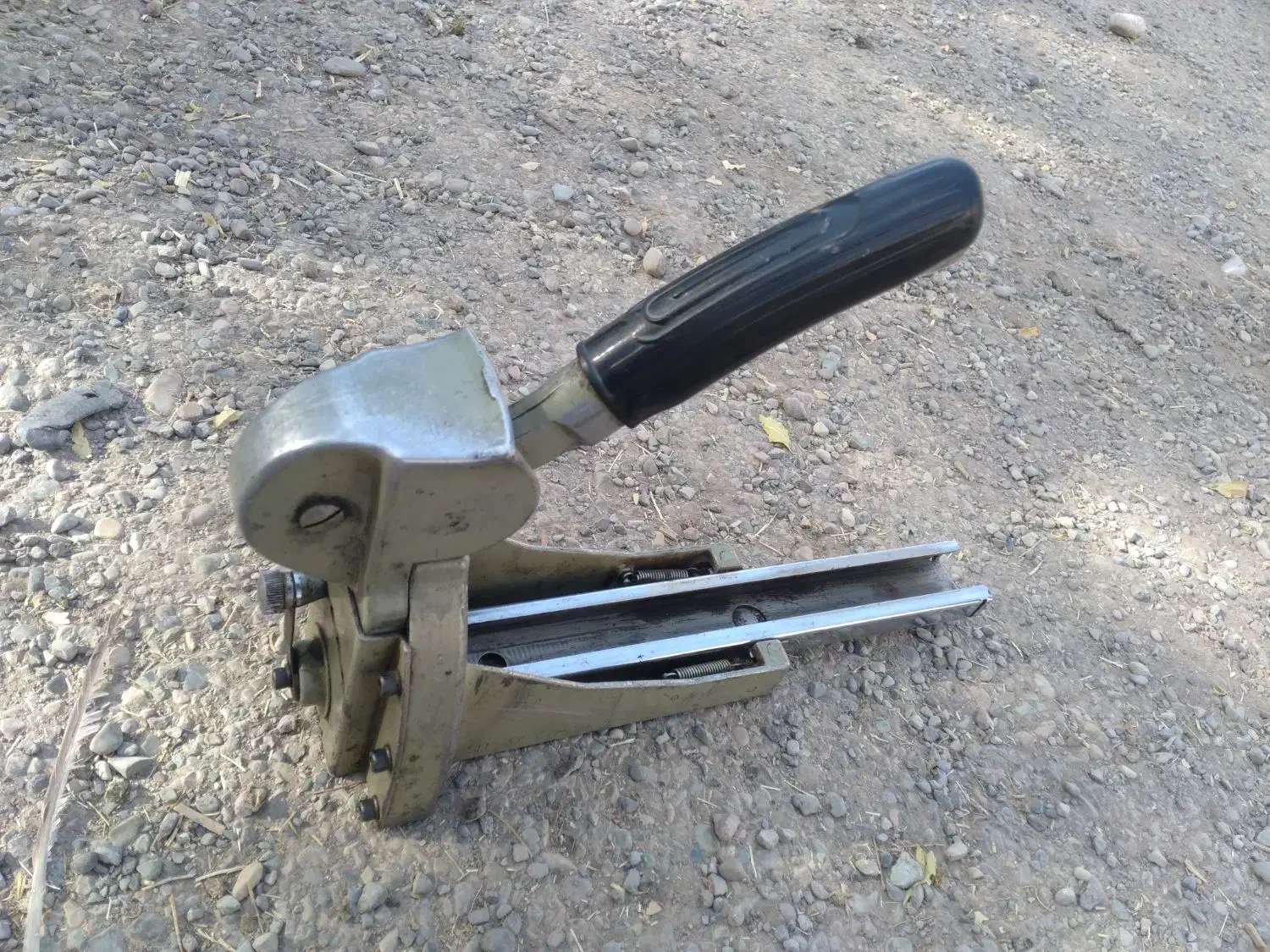 منگنه کارتن|ابزارآلات|قرچک, میرزائی جنوبی|دیوار