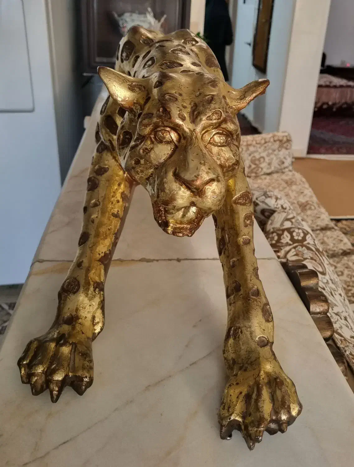 ببر طلایی|مجسمه، تندیس، ماکت|تاکستان, |دیوار