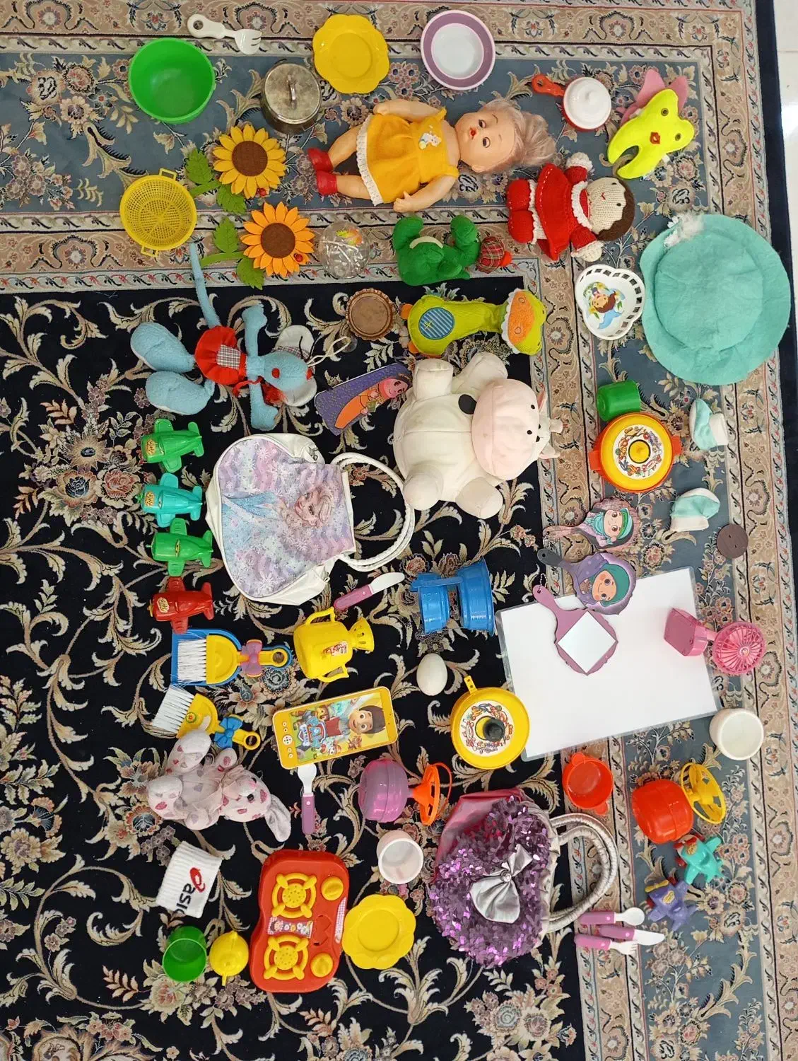 اسباب بازی همش با هم ۲۰۰تومن|اسباببازی|قم, دروازه ری|دیوار