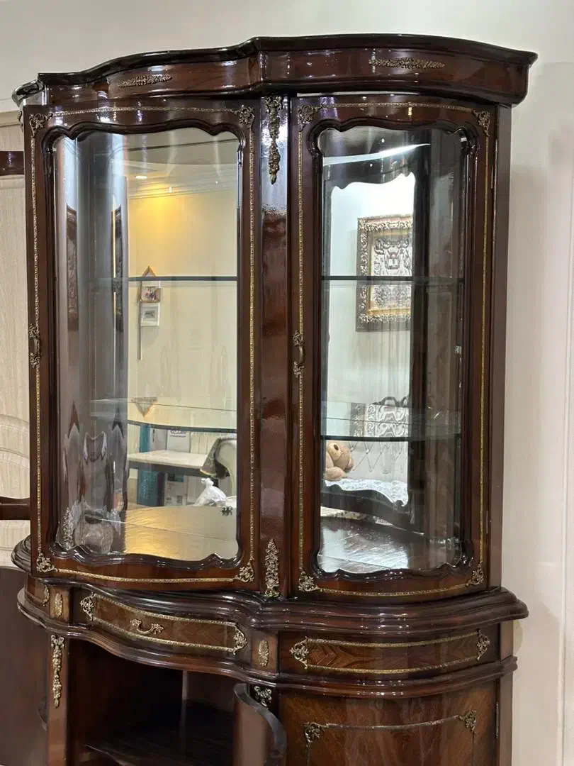 بوفه سه در رنگ متالیک چوب اصل تمیز دو تکه|بوفه، ویترین، کنسول|تهران, فلسطین (میدان انقلاب)|دیوار