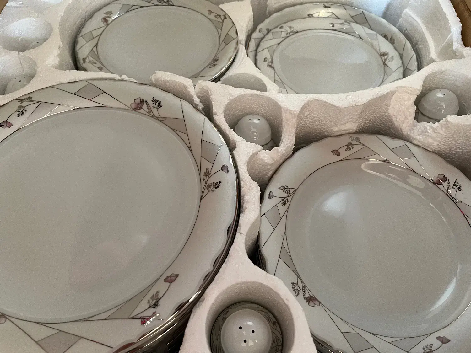 سرویس چینی|ظروف سرو و پذیرایی|ساری, |دیوار