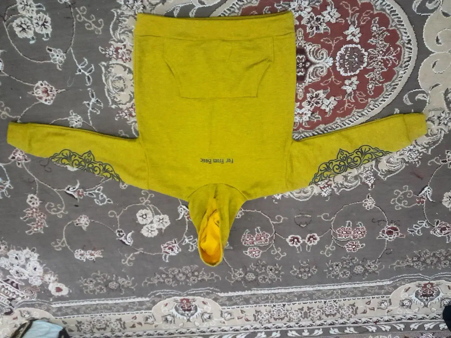 هودی نو|لباس|تربت جام, جامرود|دیوار