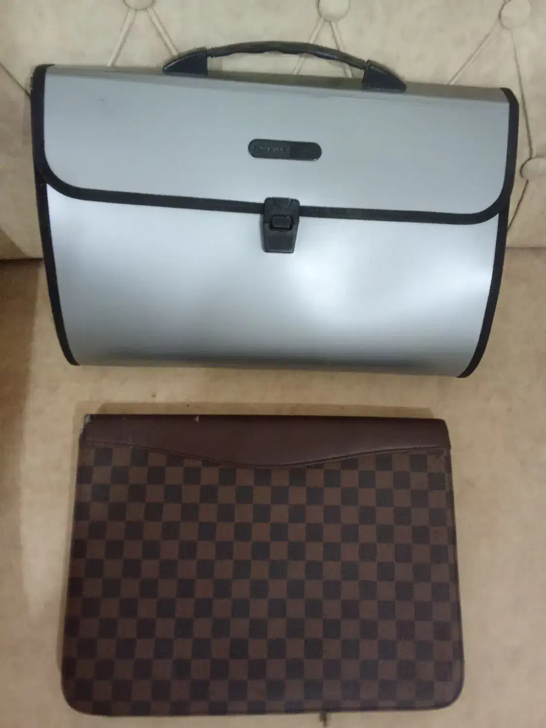 کیف فایل و کلاسور|کیف، کفش، کمربند|ساری, |دیوار