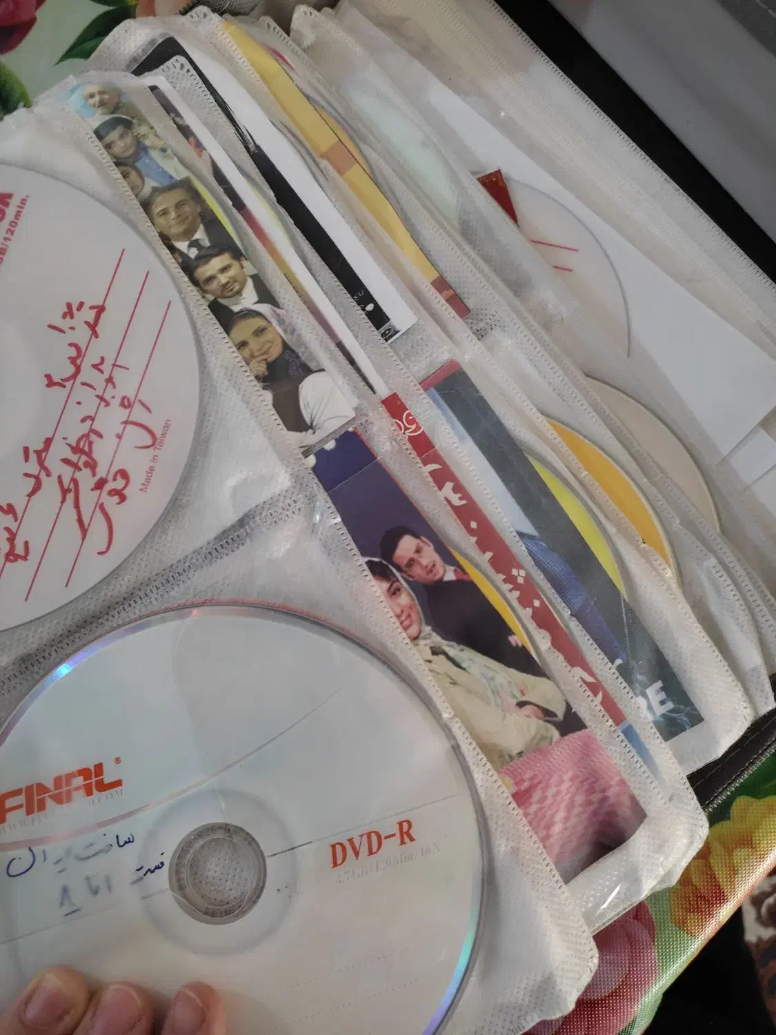 سی دی همراه کیف مخصوص|پخش‌کننده DVD و ویدیو|همدان, |دیوار