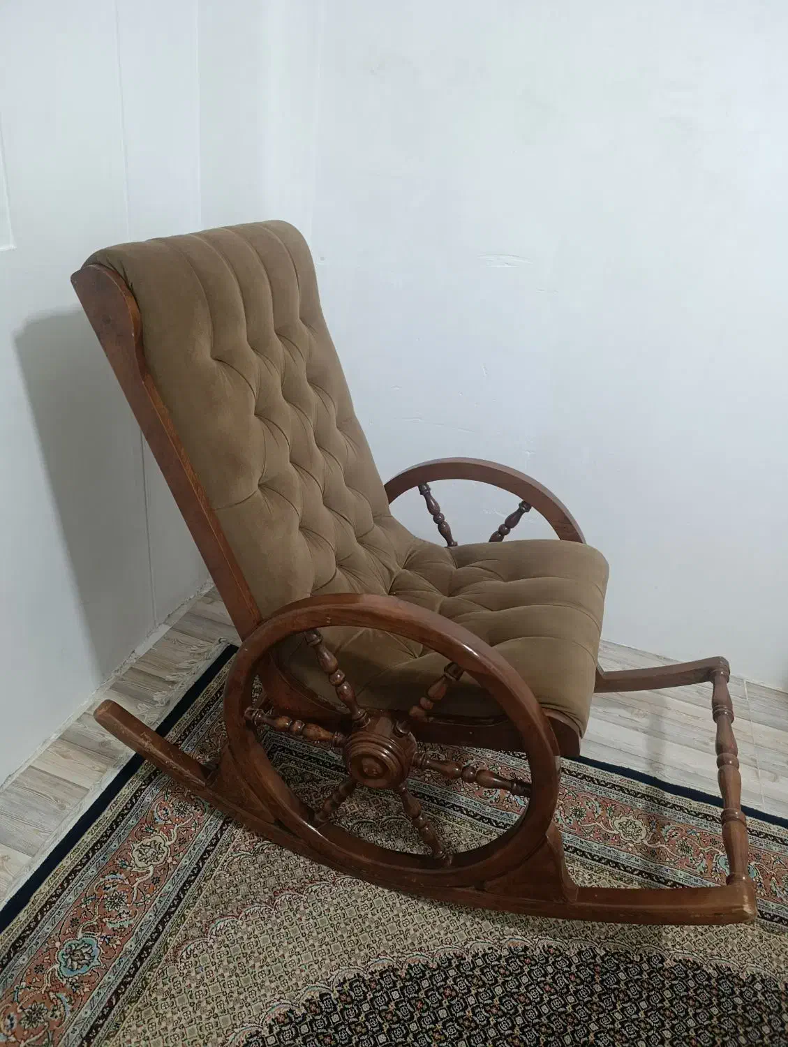 صندلی راک|صندلی و نیمکت|همدان, |دیوار