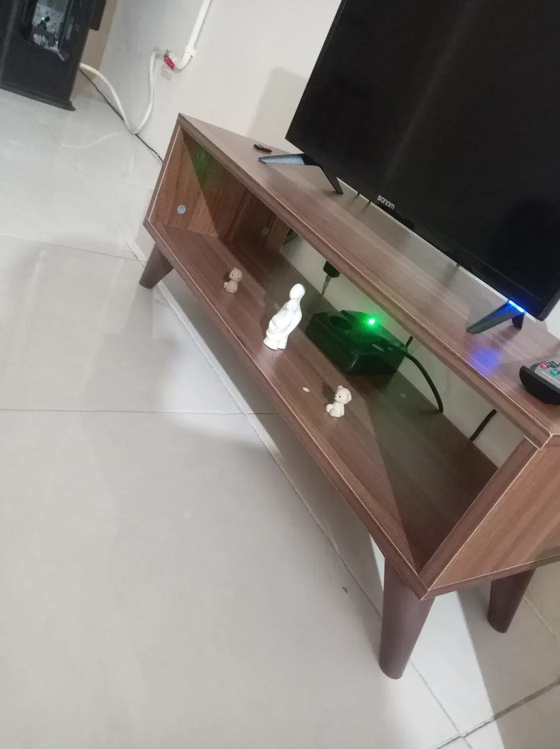 ست میز تلویزیون ، ویترین و عسلی|مبلمان خانگی و میز عسلی|ابهر, |دیوار