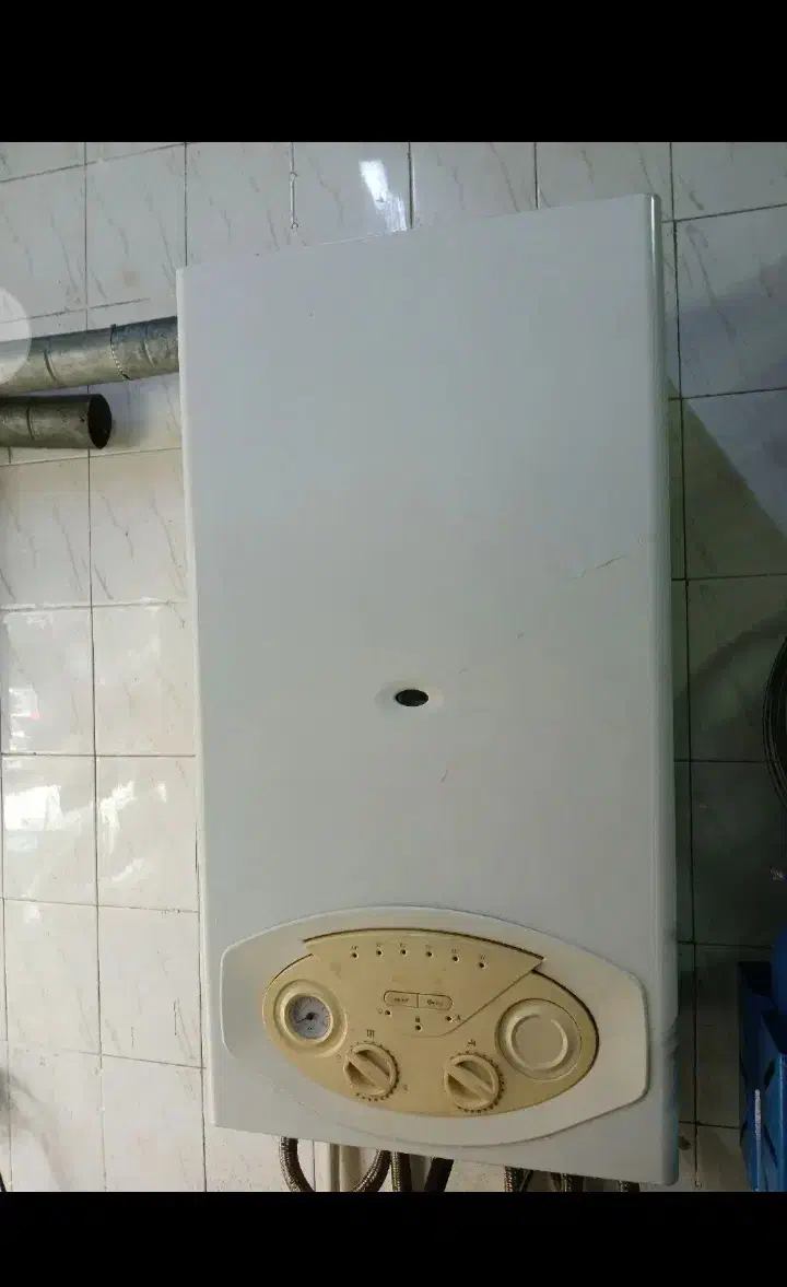 پکیج ایساتیس کارکرده در حد|آبگرمکن، پکیج، شوفاژ|بومهن, |دیوار