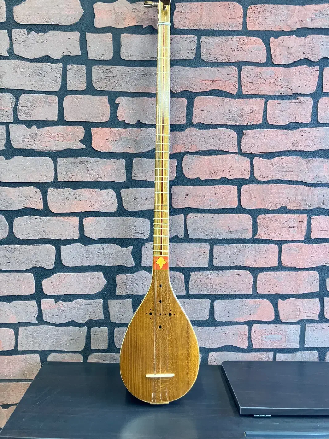 سه‌تار هدیه|سازهای سنتی|قم, بکایی|دیوار