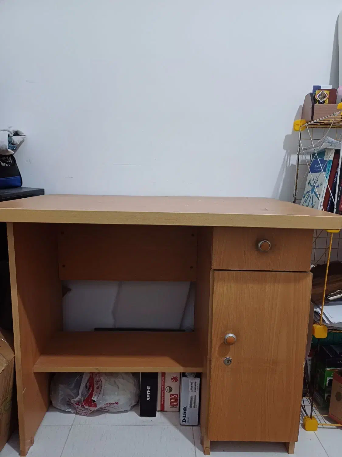 میز تحریر و صندلی|میز تحریر و کامپیوتر|کاشان, صنعت|دیوار