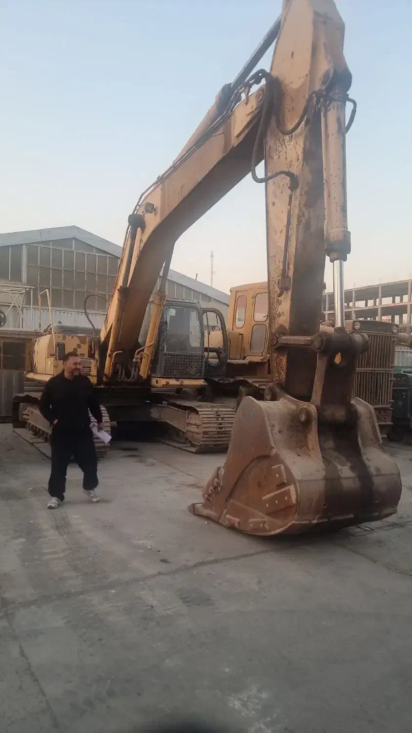 استخدام راننده بیل مکانیکی|استخدام حمل و نقل|آبیک, |دیوار