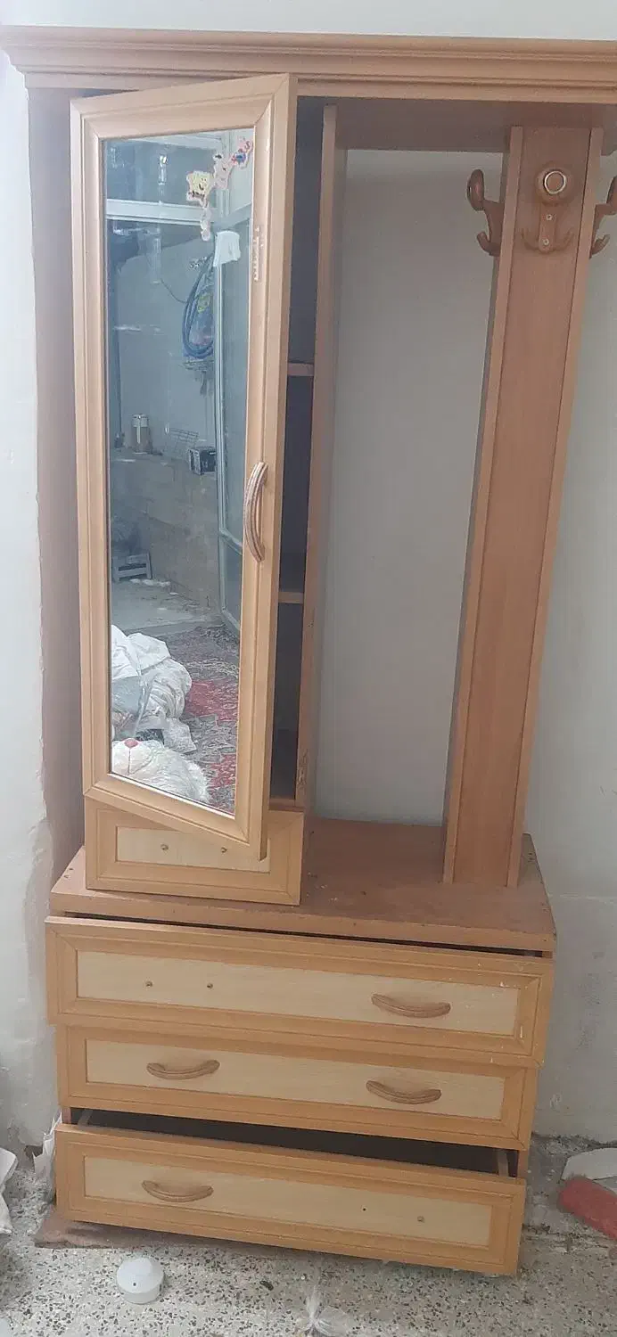 جاکفشی|جاکفشی، کمد، دراور|برخوار, |دیوار