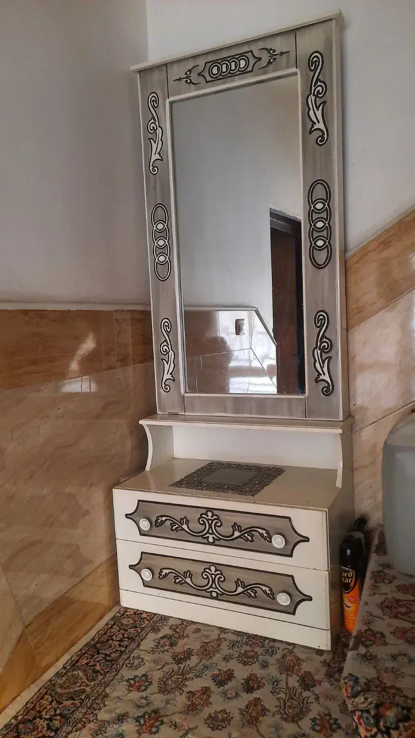 آیینه قدی کشودار|آینه|قم, قلعه کامکار|دیوار