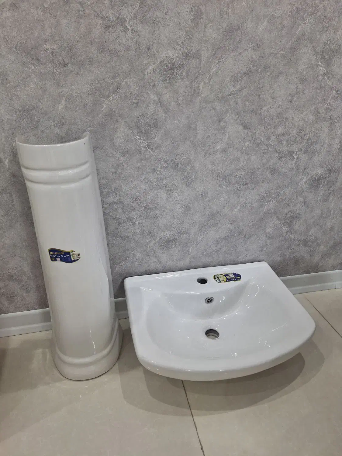 ** روشویی پایه دار اکبند **|لوازم سرویس بهداشتی|کرج, شهرک بنفشه|دیوار