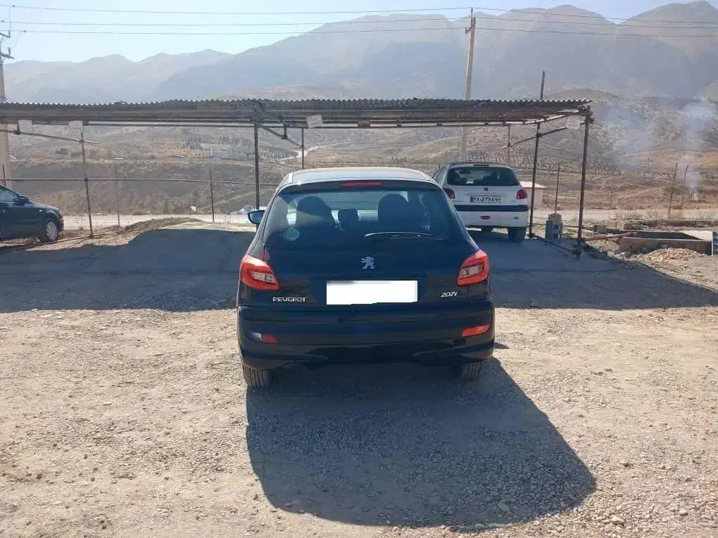 207 مشکی سقف فلزی دنده ای مدل 99|خودرو سواری و وانت|شیراز, عفیفآباد|دیوار