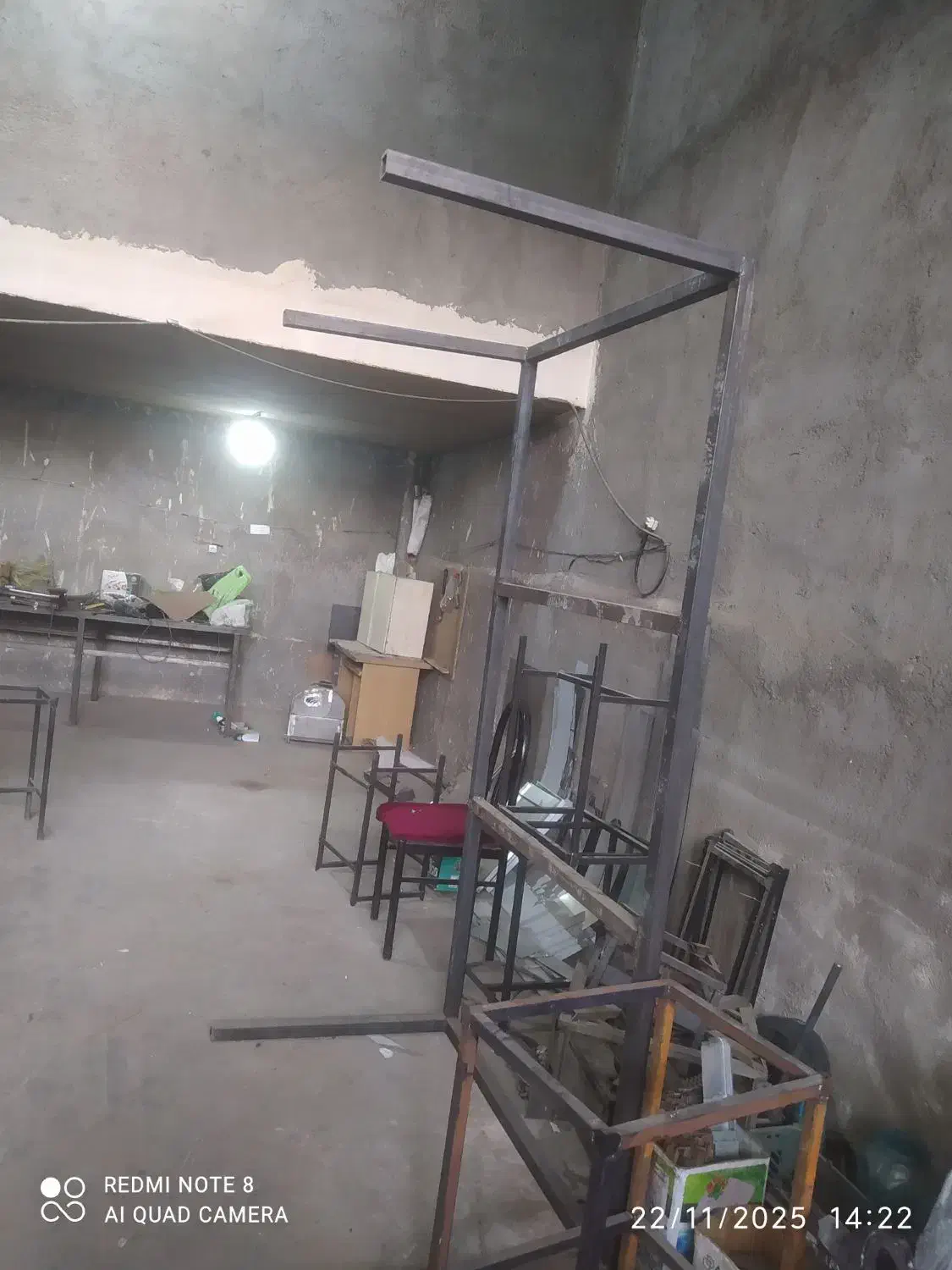 میز کامپیوتر.میز آهنی .سبک و سنگین.کمد فلزی|حراج|تبریز, |دیوار