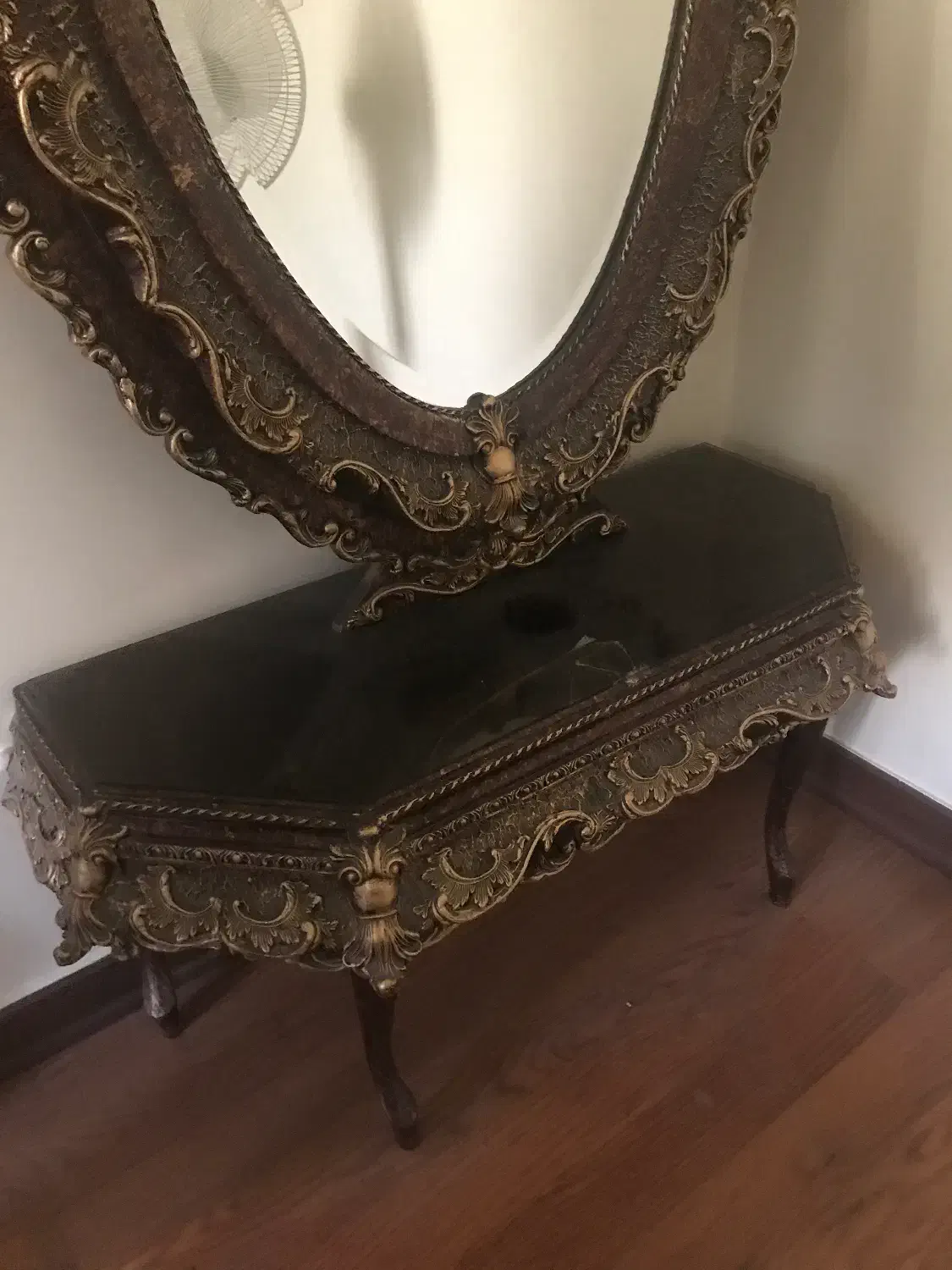 اوازم تزیینی|آینه|ری, دیلمان|دیوار