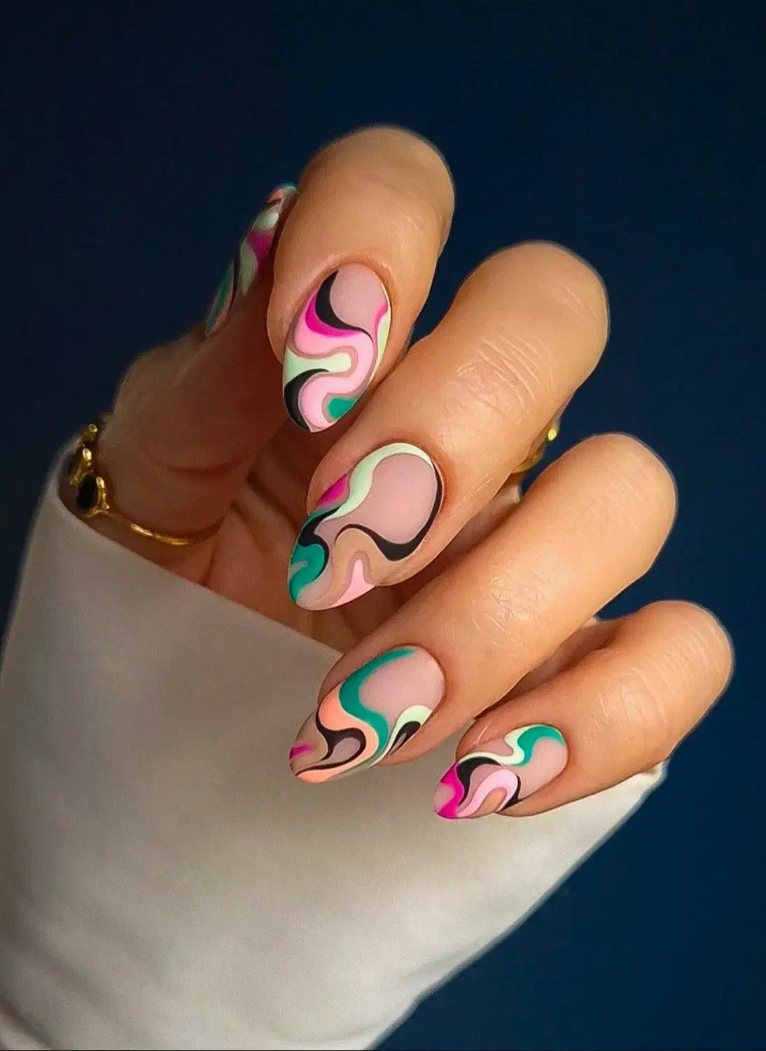 نیازمند دستیار ناخن و ناخنکار (به صورت اجاره)|استخدام درمانی، زیبایی، بهداشتی|تهران, تهرانپارس جنوبی|دیوار