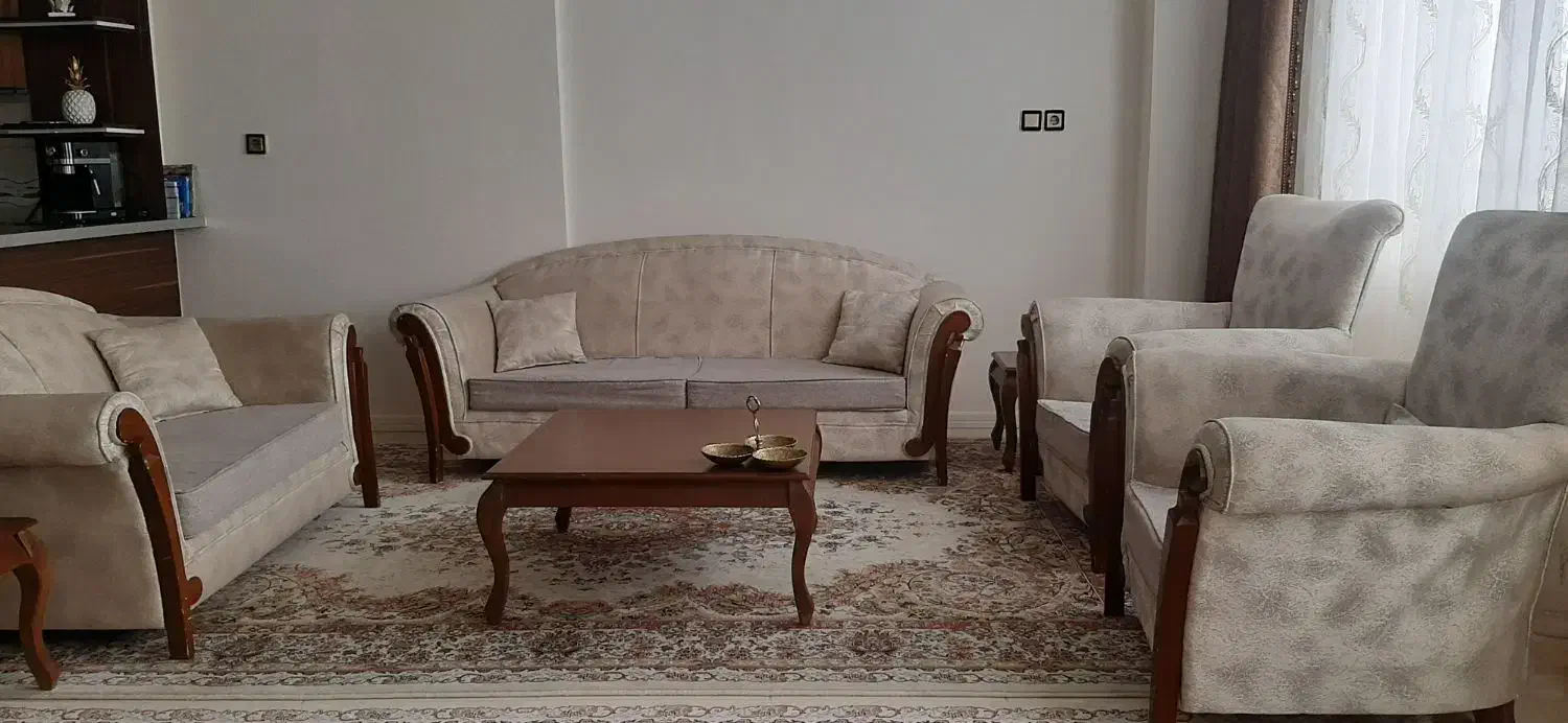 مبل راحتی|مبلمان خانگی و میز عسلی|شاهین‌شهر, خانه کارگر|دیوار