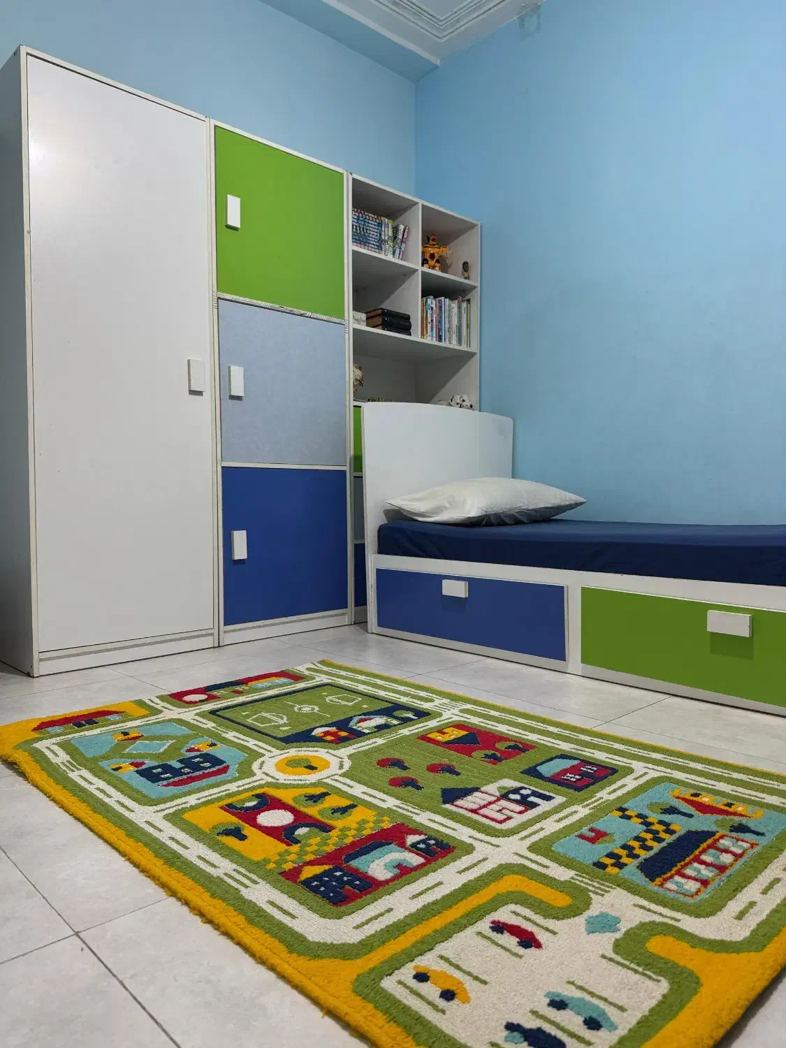 تخت خواب و کمد|تخت و سرویس خواب|رشت, گلسار|دیوار