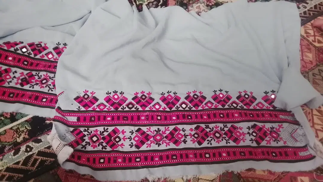 لباس|کفش و لباس بچه|خاش, |دیوار