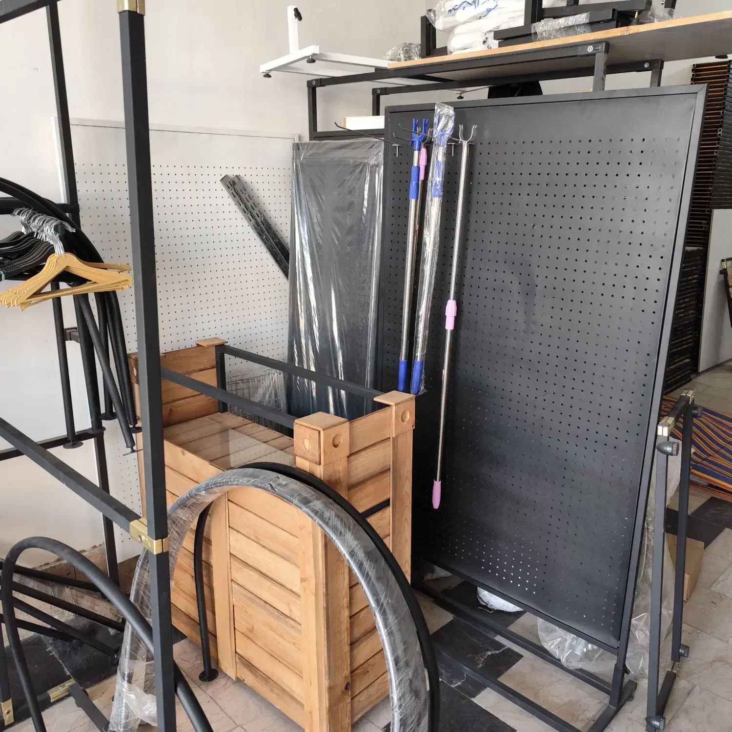 استند پانچ عرض 50 و 100|فروشگاه و مغازه|کرج, حصارک بالا|دیوار