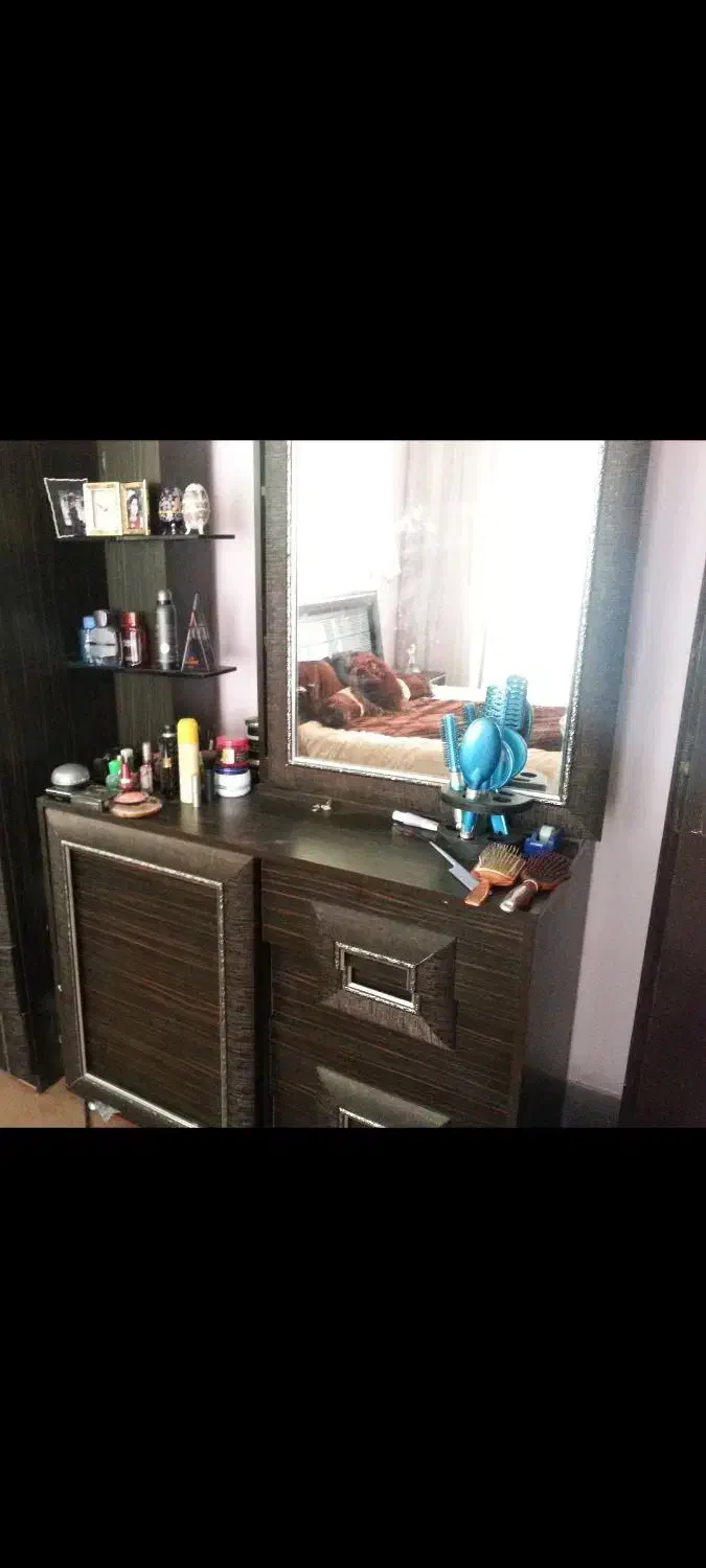 میز آرایش جادار و شیک|مبلمان خانگی و میز عسلی|کازرون, |دیوار