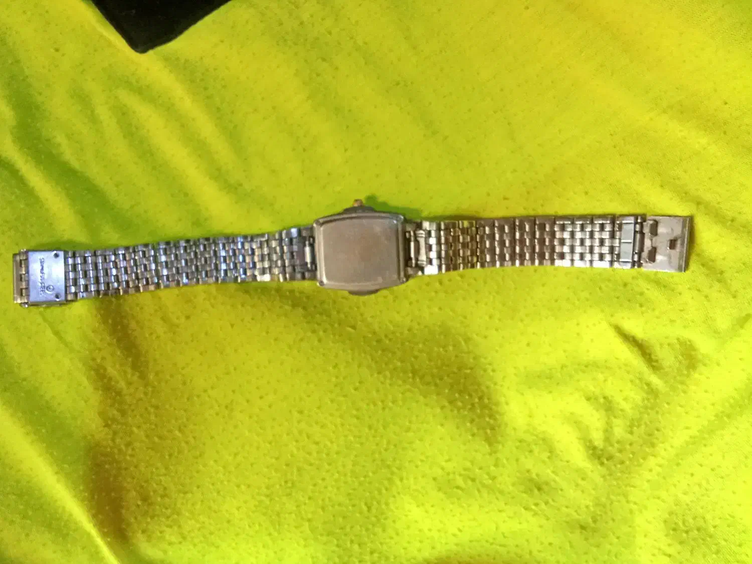 ساعت مچی|ساعت|اهر, |دیوار