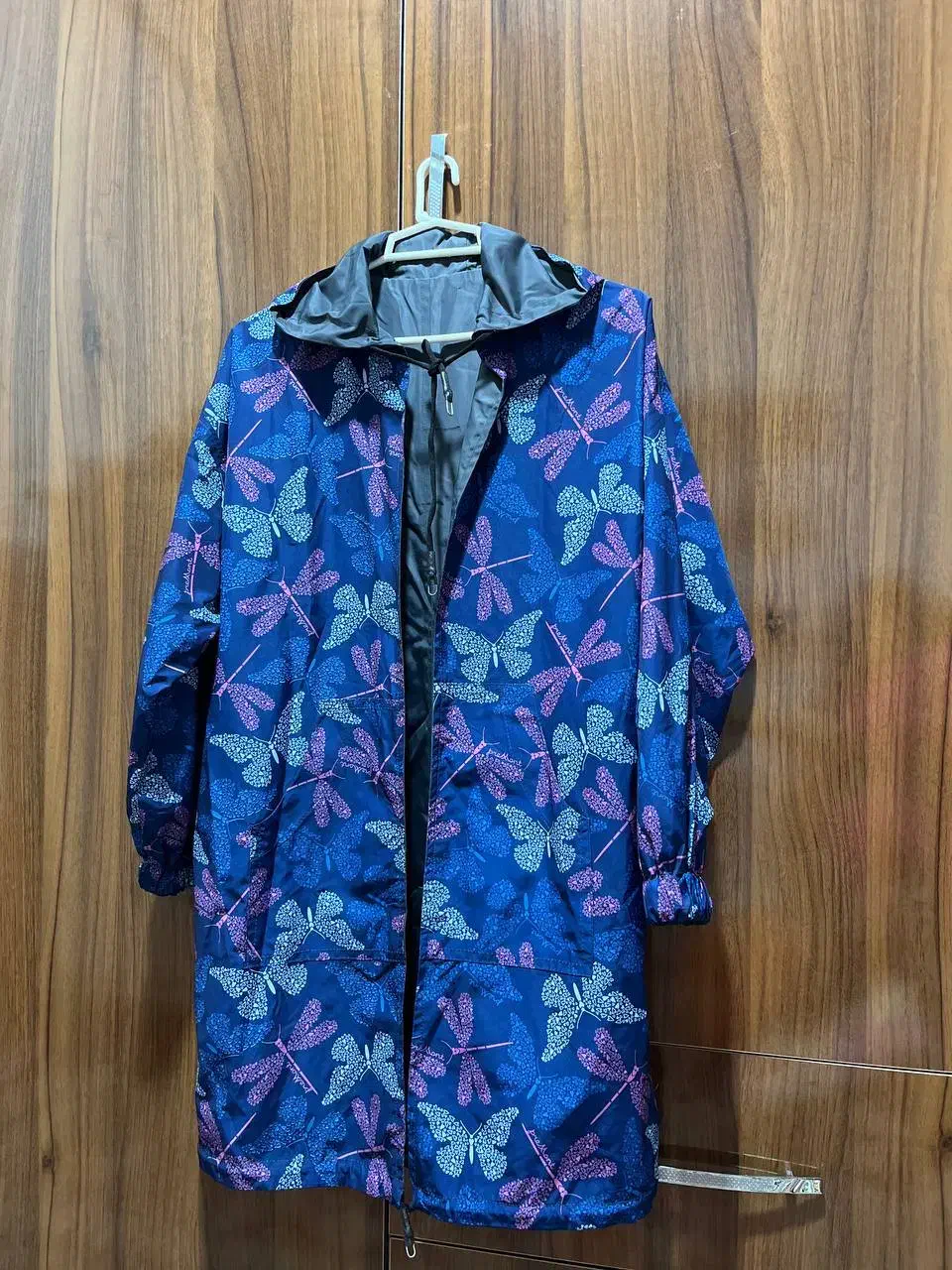 بارونی|لباس|گناباد, |دیوار