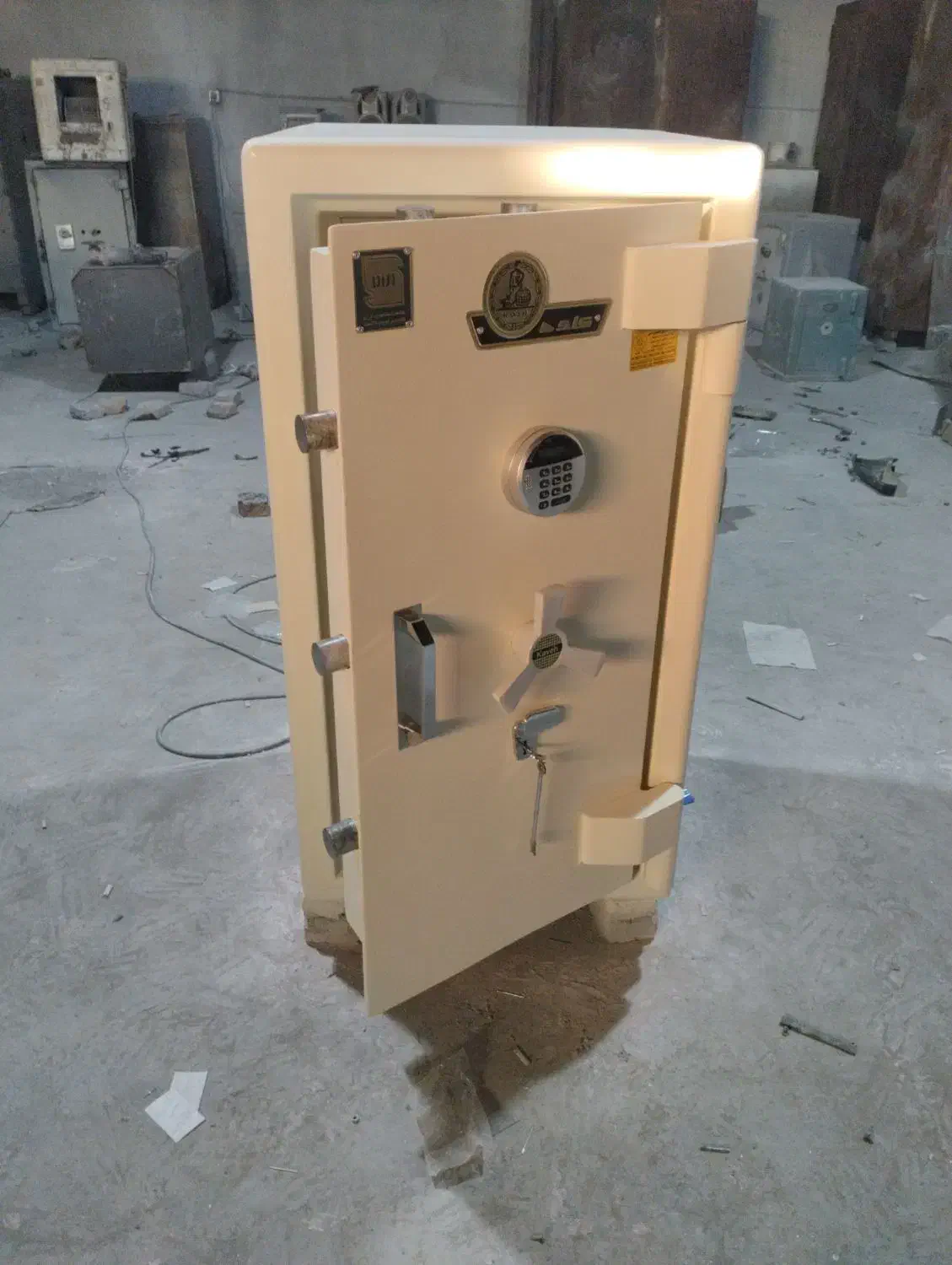 گاوصندوق ۷۵۰ کاوه|فروشگاه و مغازه|مراغه, |دیوار