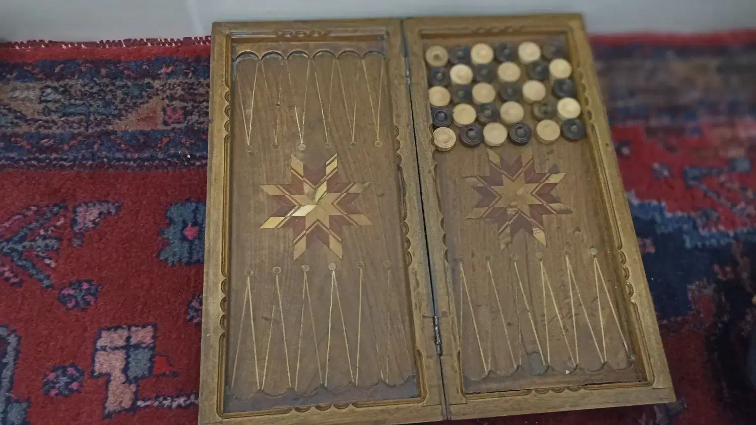 تخته نرد|کلکسیون اشیاء عتیقه|سریش آباد, |دیوار