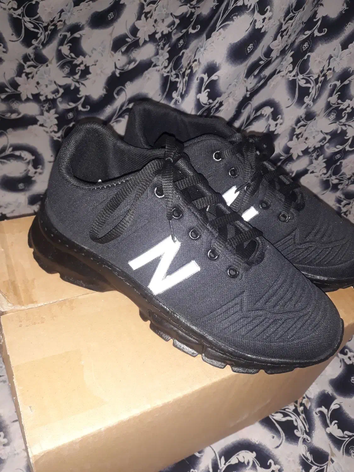 کتونی|کیف، کفش، کمربند|ساوه, |دیوار