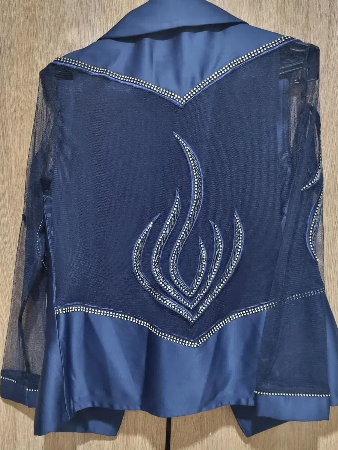 لباس درحد نو ۳تیکه|لباس|شاهین‌شهر, نظامی|دیوار