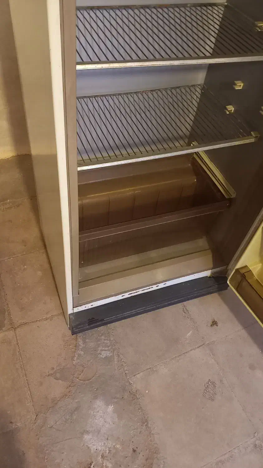 یخچال کارکرده سالم|یخچال و فریزر|بسطام, |دیوار