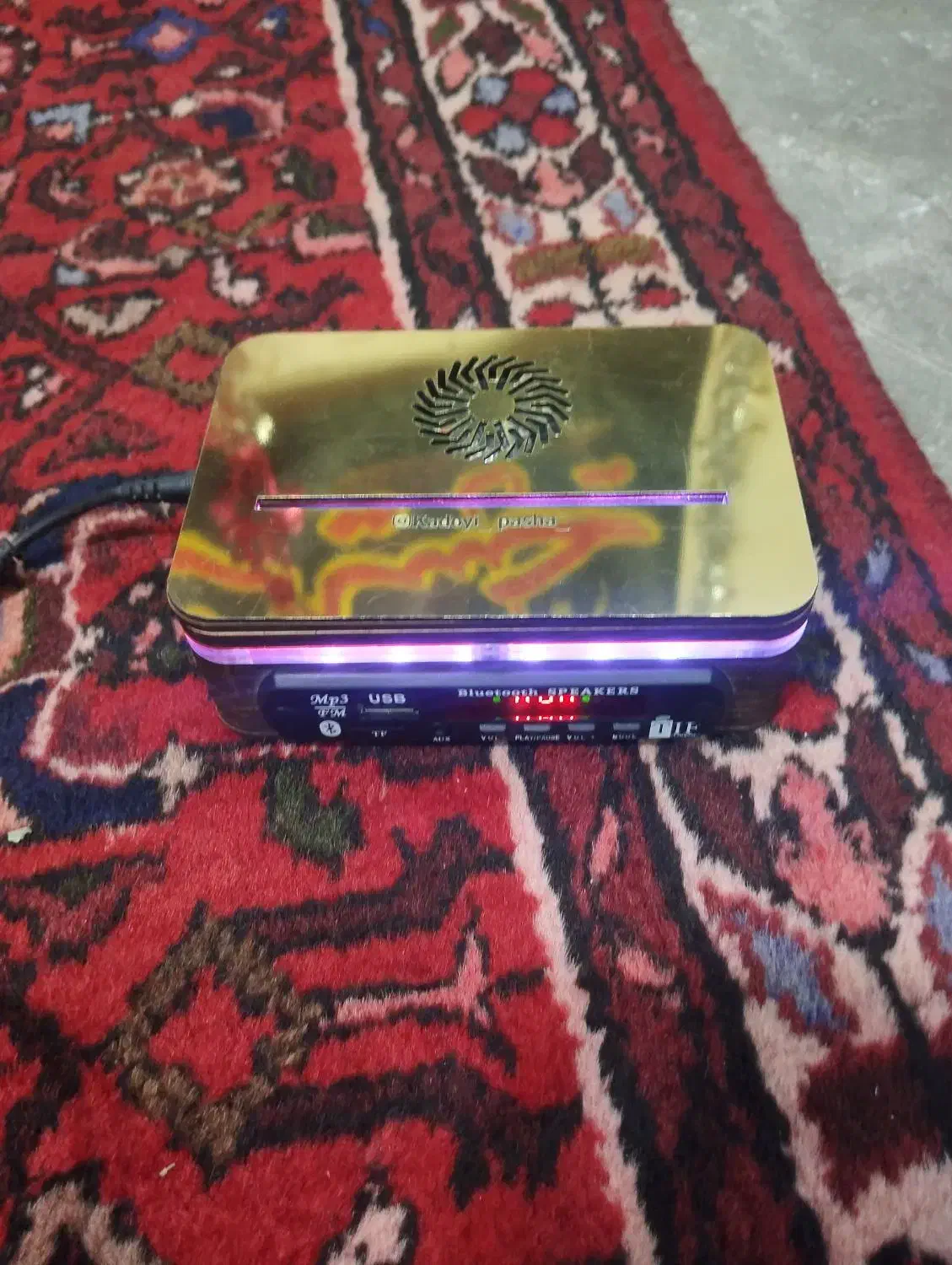 اسپیکر اک همراه با اداپتور صداش کم نیس|سیستم صوتی خانگی|قم, علی آباد سعدگان|دیوار