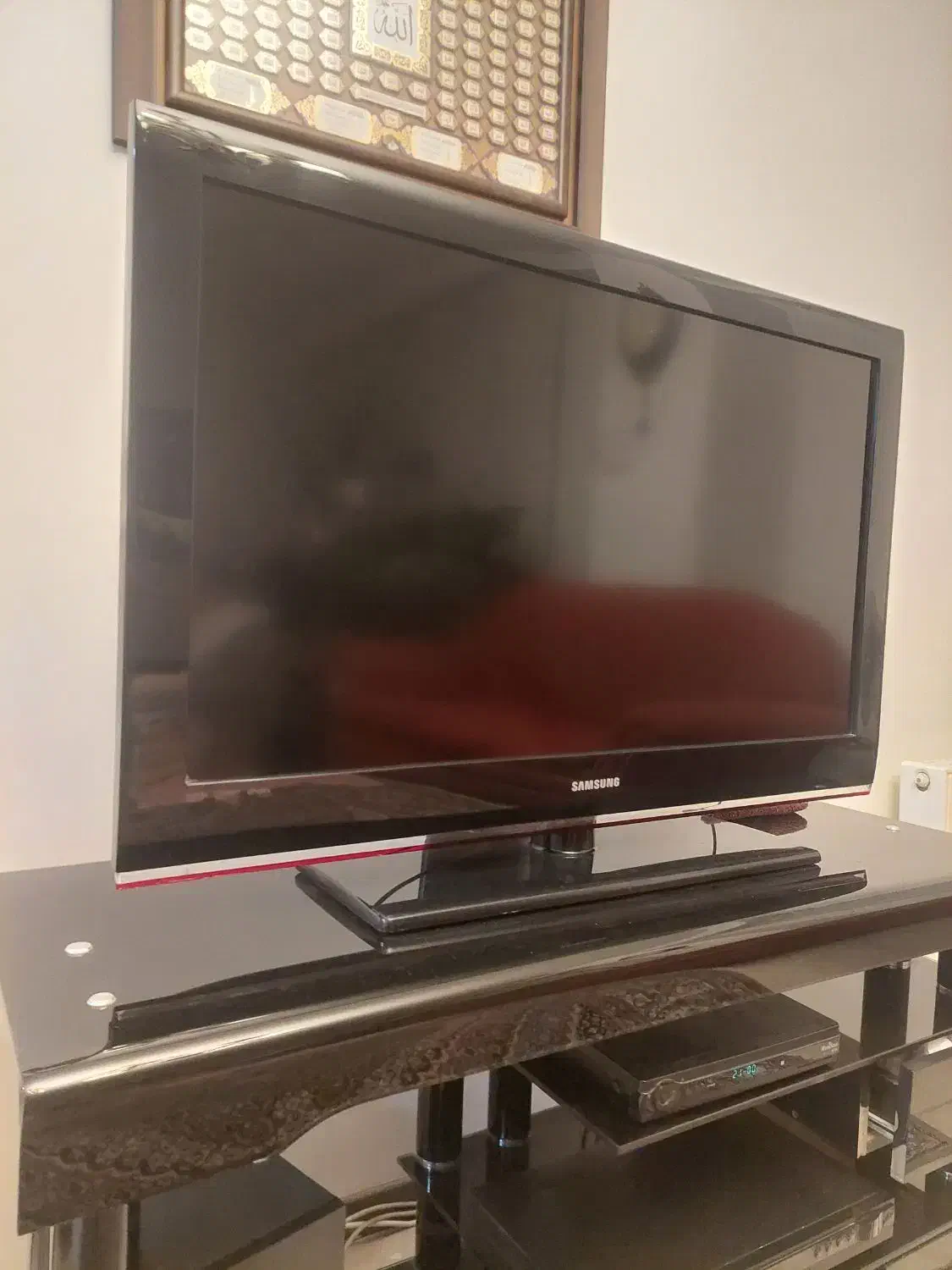 ال سی دی سامسونگ ۴۳ با میز و سینما خانگی|تلویزیون و پروژکتور|گرمدره, |دیوار