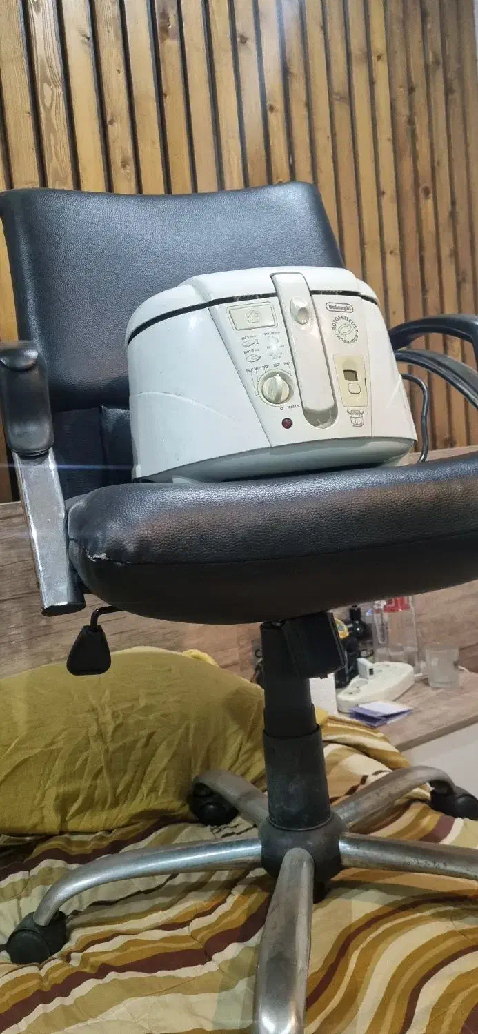 صندلی مدیریتی و دستگاه سرخ کن برند دلونگی|سایر لوازم برقی|گرگان, |دیوار