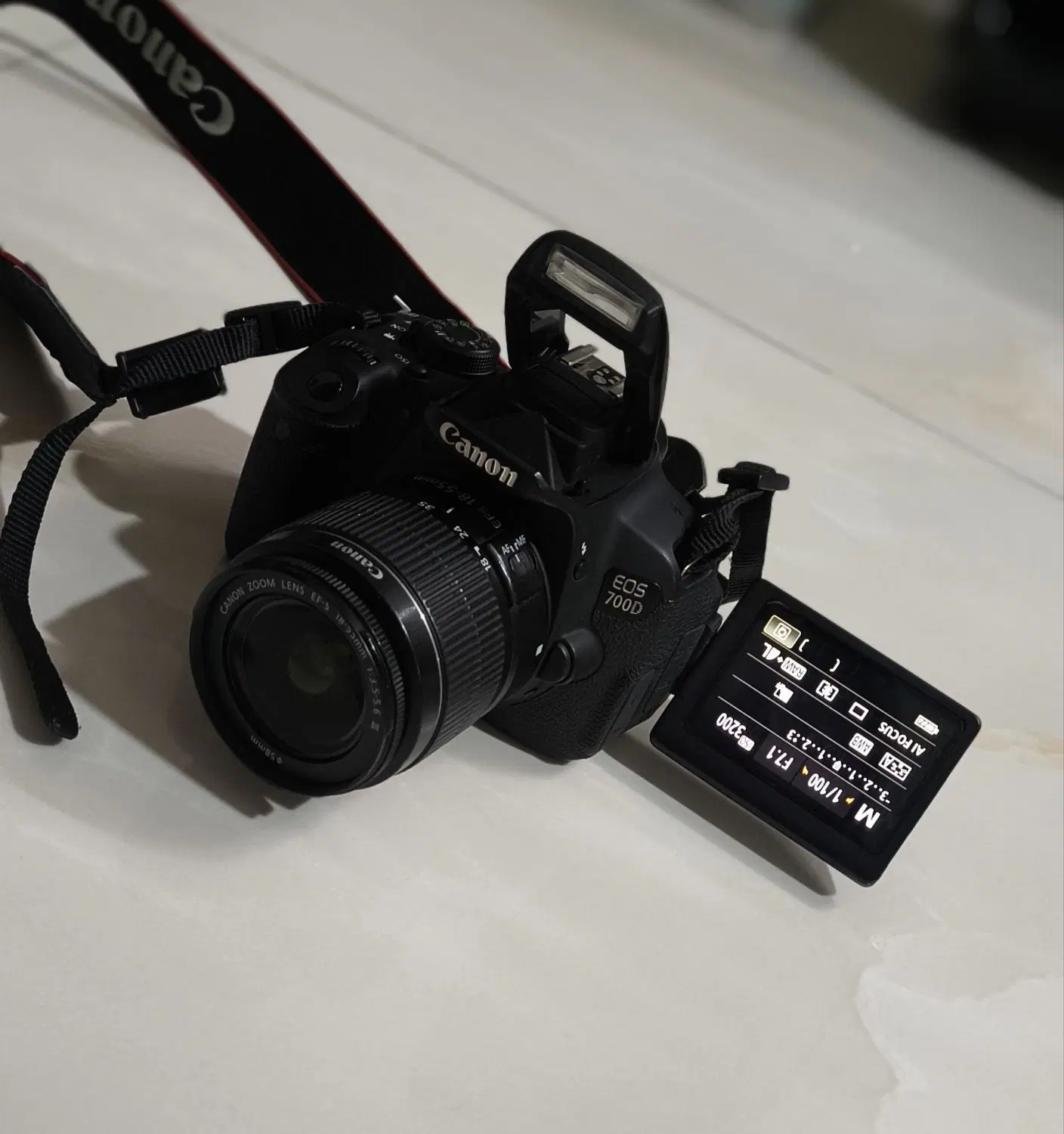 700D canon|دوربین عکاسی و فیلم‌برداری|اراک, |دیوار