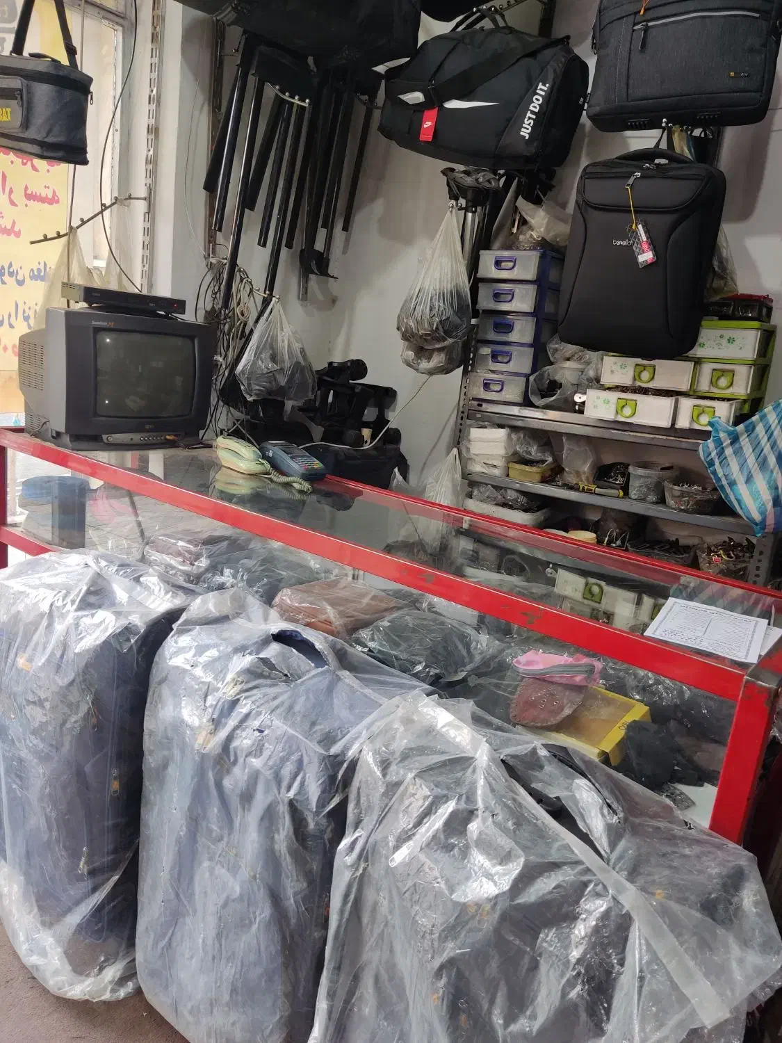 تولید کننده انواع کیف سفارشات و تعمیرات کیف،چمدان|کیف، کفش، کمربند|تهران, خاک سفید|دیوار