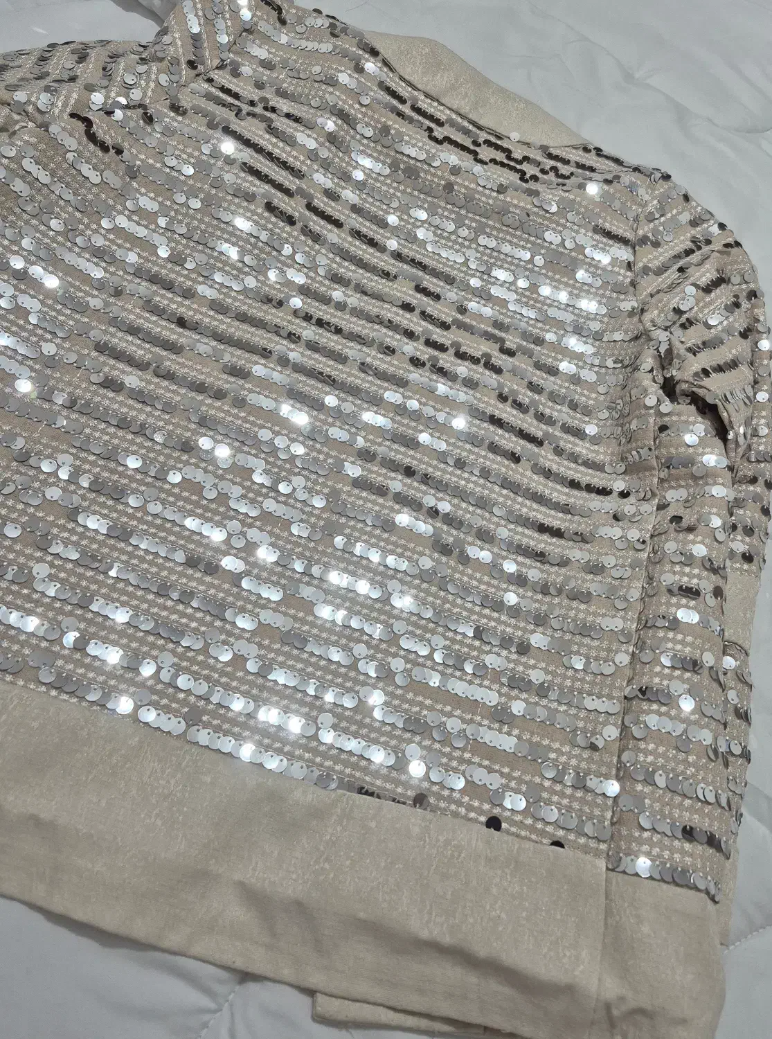 کت مجلسی پولکی|لباس|مرودشت, بهارستان|دیوار