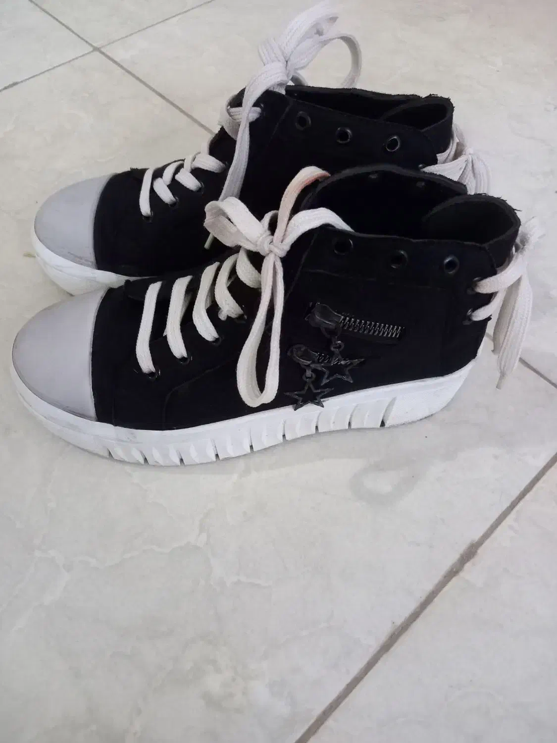 کفش سالم سالم در حد نو سه بار استفاده شده|کیف، کفش، کمربند|اسدآباد, |دیوار