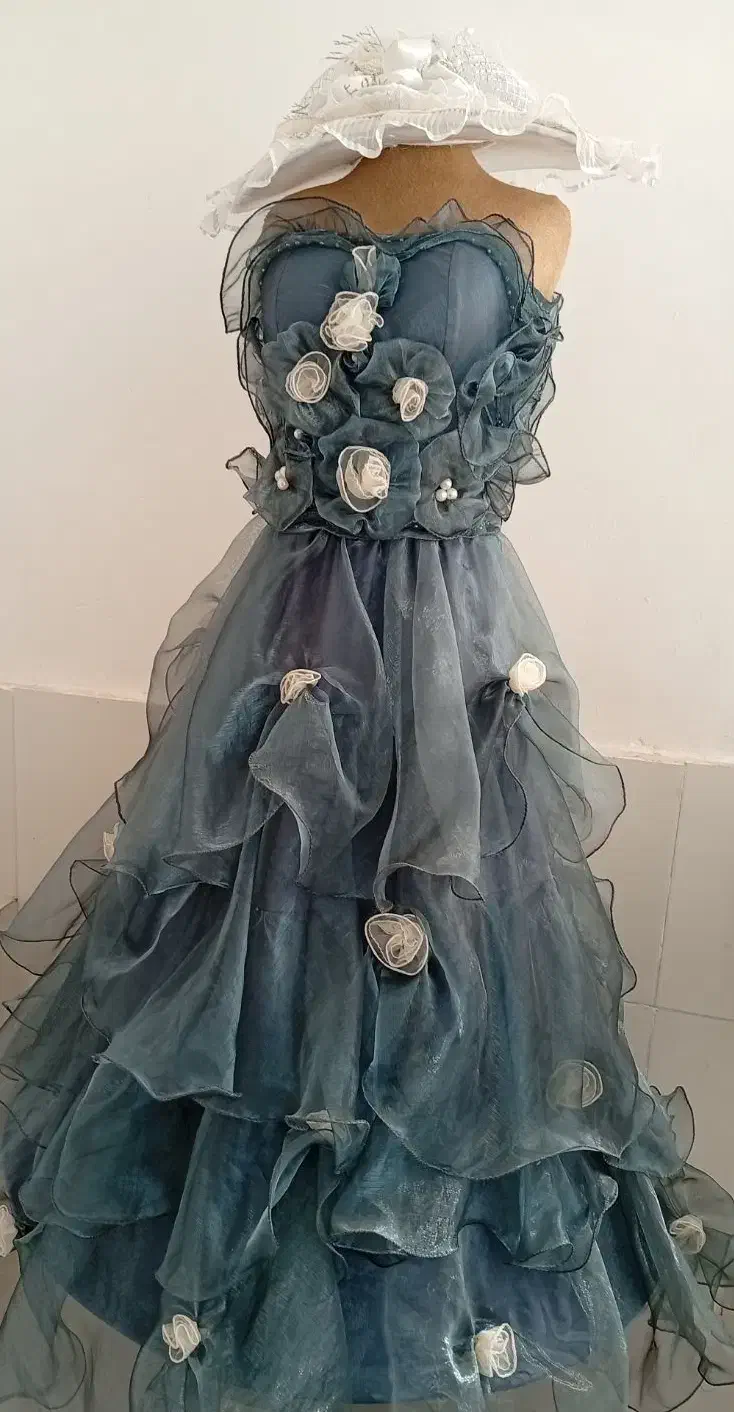 لباس مجلسی|لباس|نیشابور, بزرگمهر|دیوار