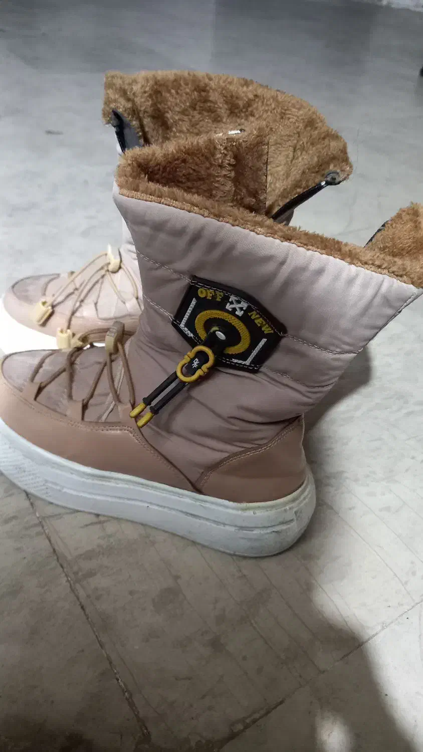 بوت دخترانه|کیف، کفش، کمربند|بومهن, |دیوار