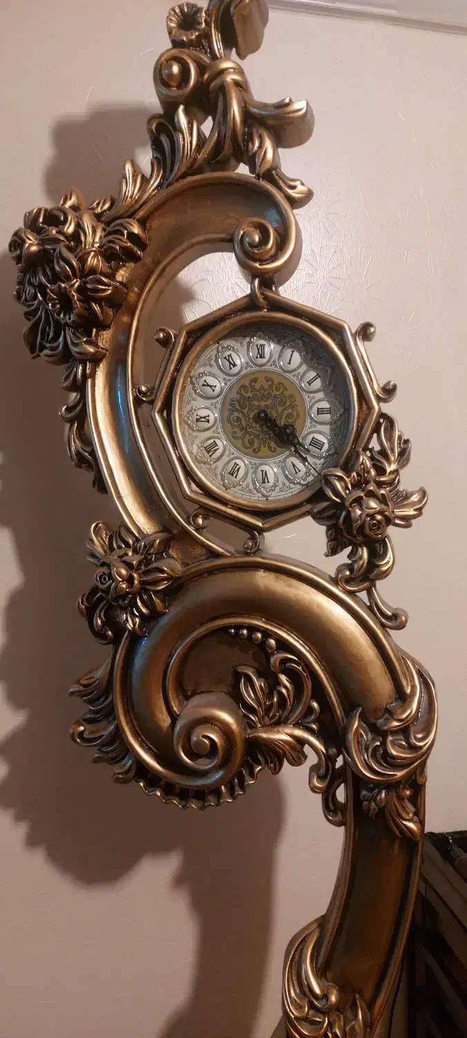 ساعت ایستاده طلایی مشکی|ساعت دیواری و تزئینی|اصفهان, برازنده|دیوار