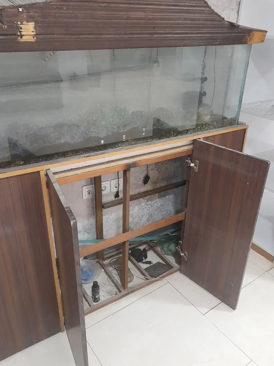 آکواریوم درحد|ماهی|شاهینشهر, گرگاب|دیوار