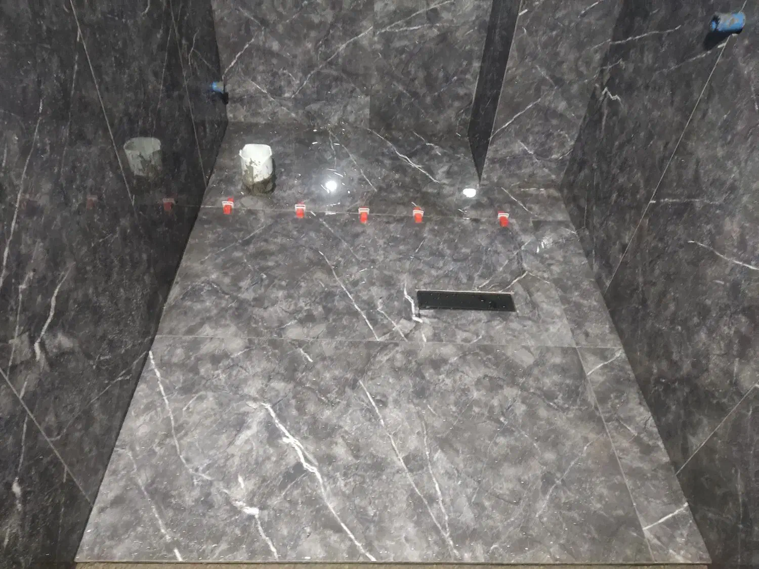 کاشی کاری و سنگ کاری. رومی یا ساده|خدمات پیشه و مهارت|لاهیجان, کوی آزادگان|دیوار