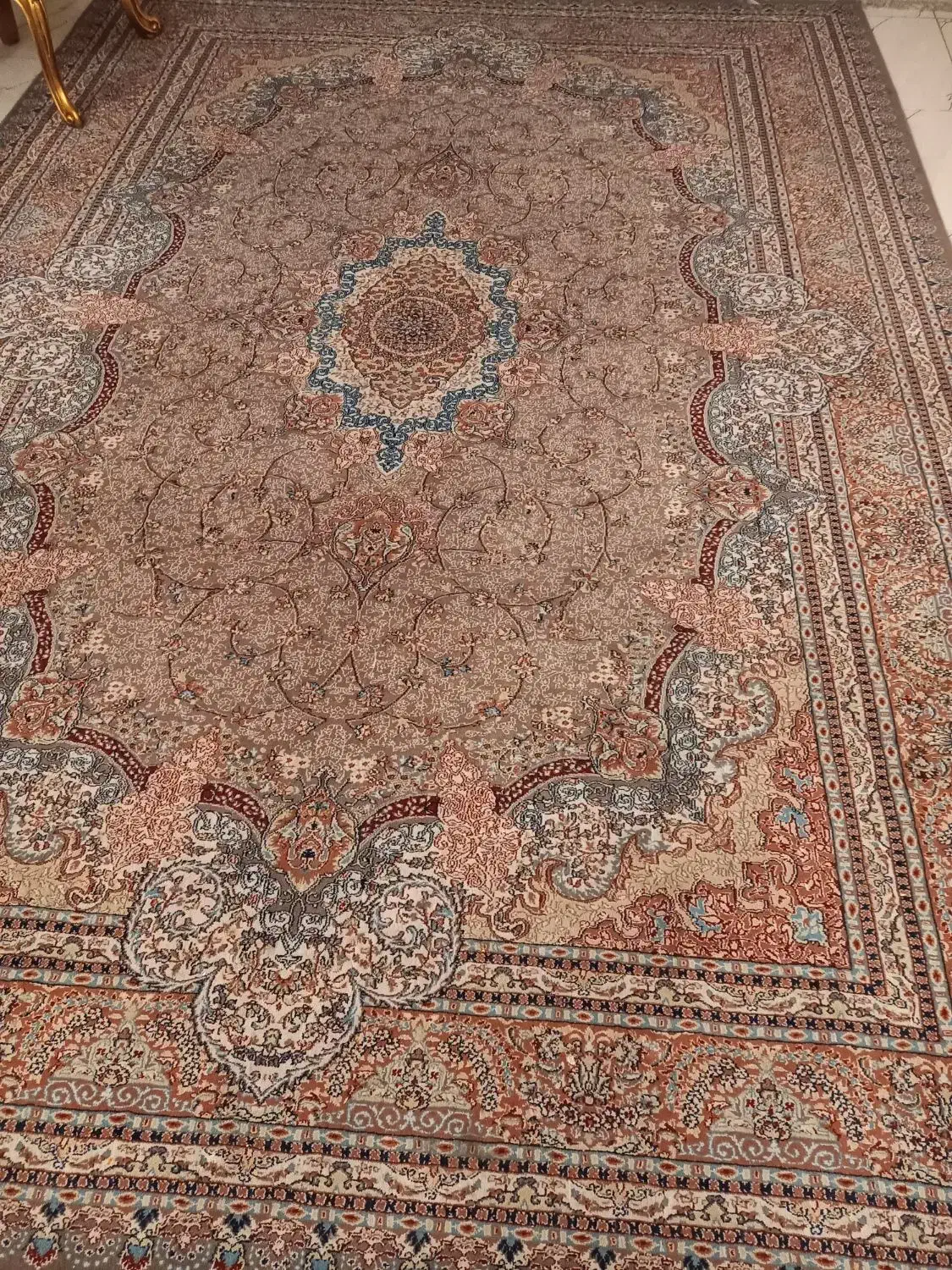 فرش ۹ متری گردویی|فرش|ری, شهید غیوری (ابن باویه)|دیوار