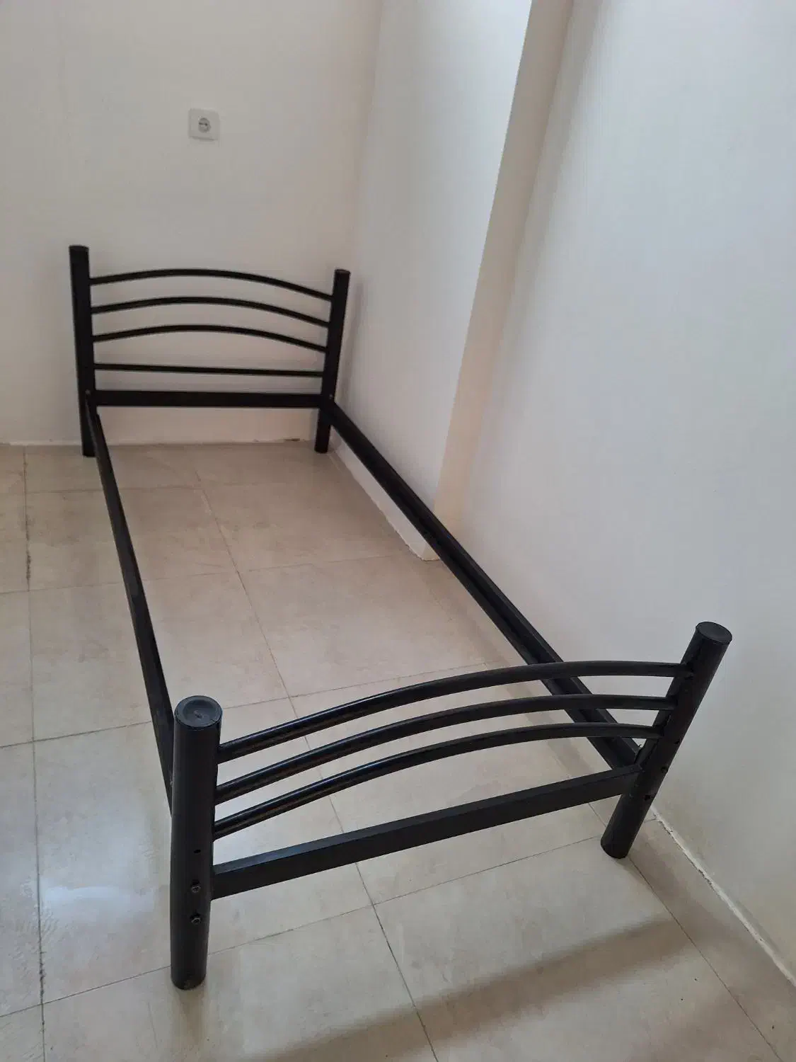 تخت یک نفره در حد نو|تخت و سرویس خواب|ایلام, |دیوار