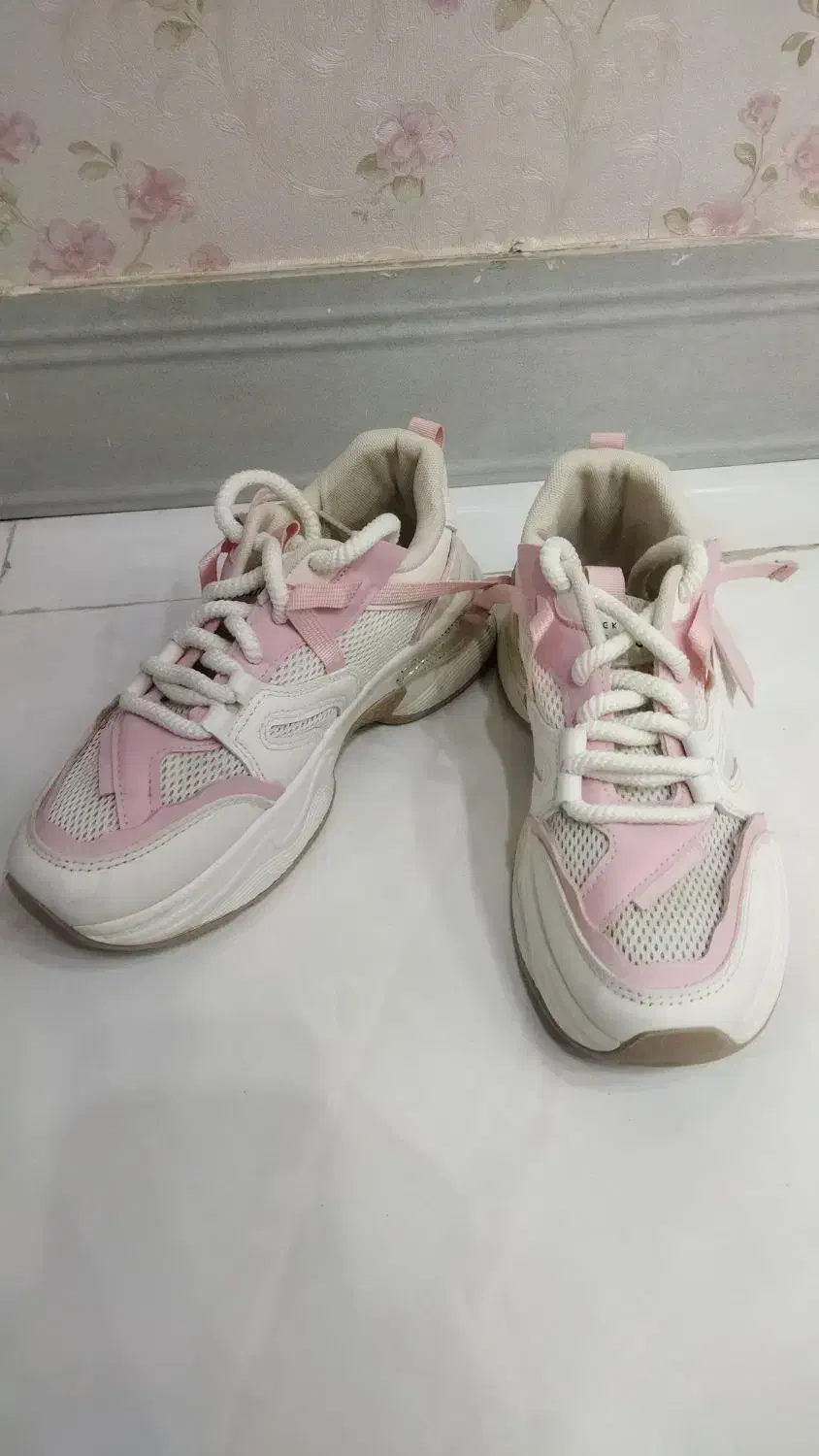 کفش اسپرت دخترانه در حد نو|کیف، کفش، کمربند|سنندج, |دیوار