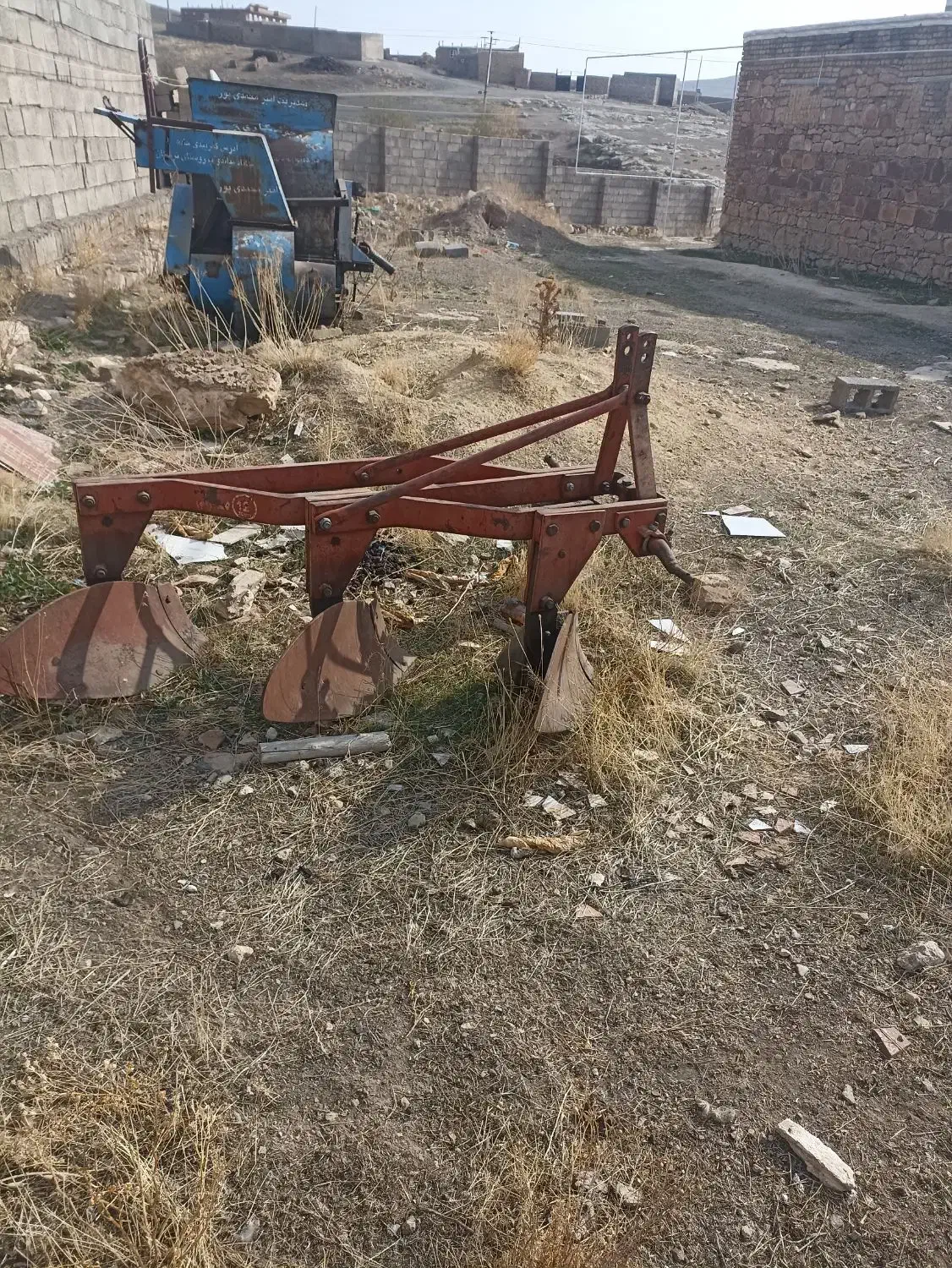 ادوات تراکتور گاو آهن کنتوالتو و خرمن‌کوب گیاه|ماشین‌آلات صنعتی|ماکو, |دیوار